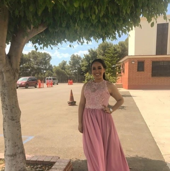 Gown - Picture 6 of 6